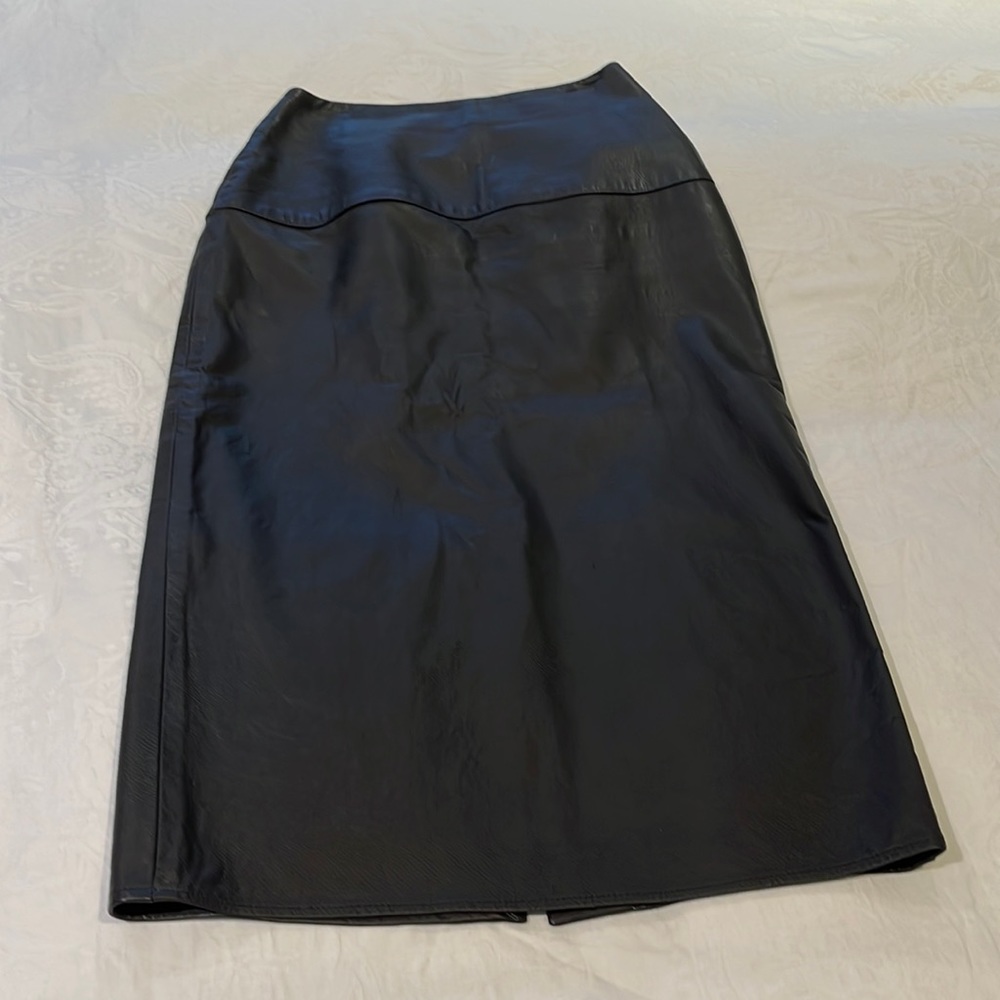 3/4 lined black leather skirt.